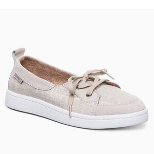 Bearpaw Women’s Wilde Boat Shoes oat Canvas Suede lace-up flat Shoes Size 7.5